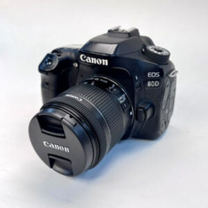دوربین دست دوم عکاسی کانن Canon EOS 80D Kit 18-55mm f/3.5-5.6 IS STM (7000 شات)